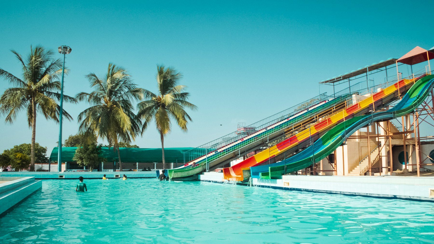 Família se divertindo no AquaPark Indoor